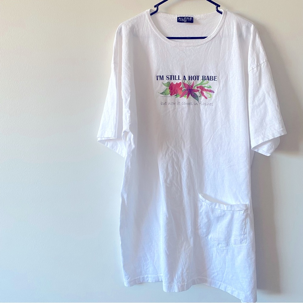 Vintage Y2K Single Stitch Aloré 2002 “I’m Still a Hot Babe” T-Shirt Dress